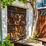 Будинок відпочинку Blacksmith's House - Old Town